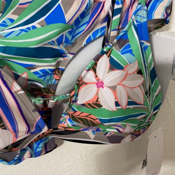 Hurley floral bikini - Picture 3 of 7